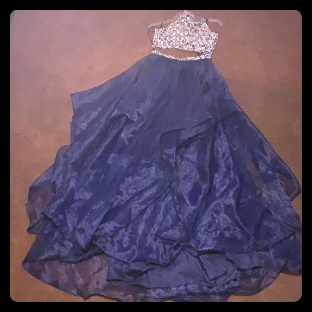 Long 2 piece glam formal/prom dress size 8